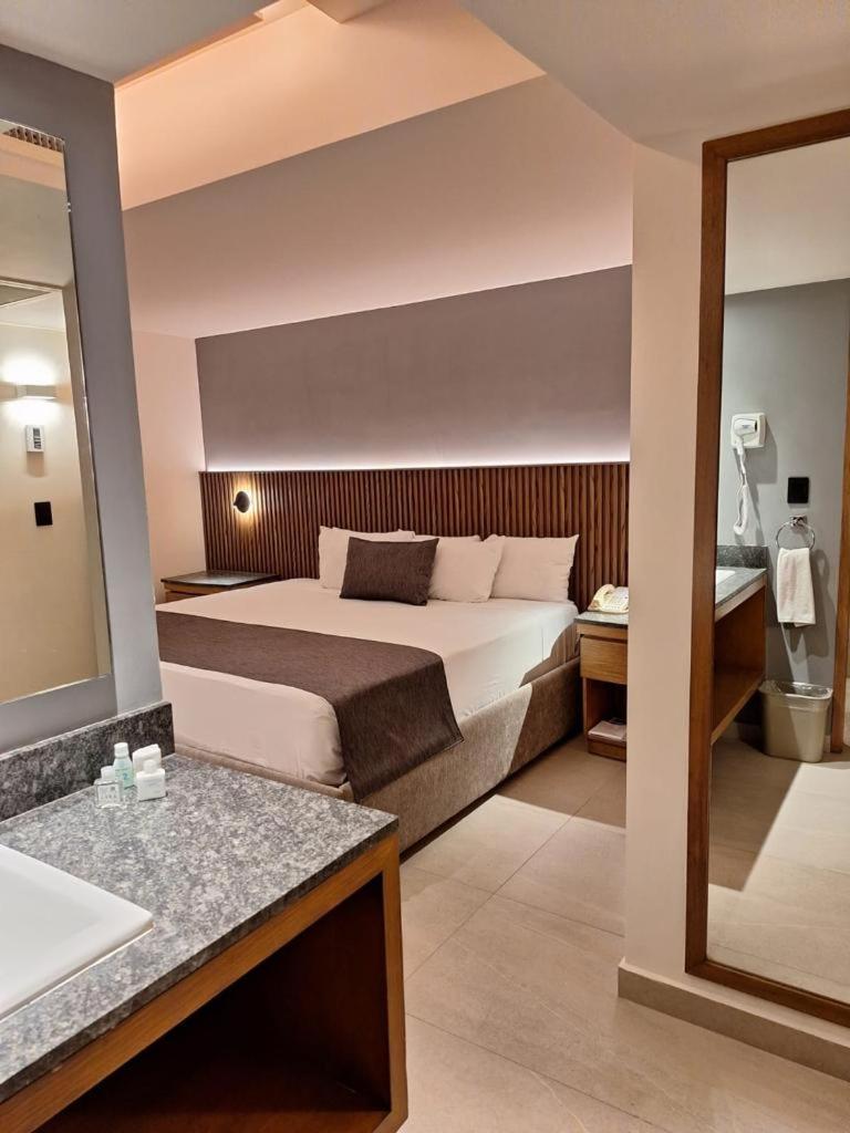 Hotel Guadalajara Plaza Ejecutivo Zapopan Ngoại thất bức ảnh