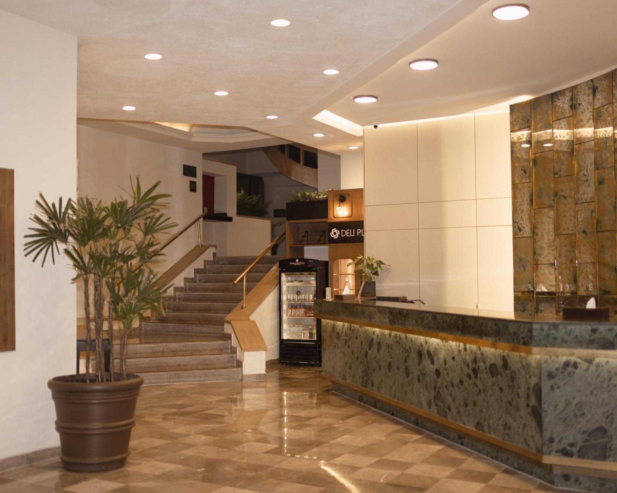 Hotel Guadalajara Plaza Ejecutivo Zapopan Ngoại thất bức ảnh